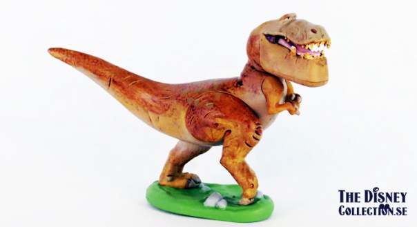 good_dinosaur_disneystore2