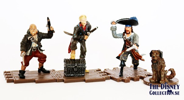 piratesofhtecaribbean_disneystore2