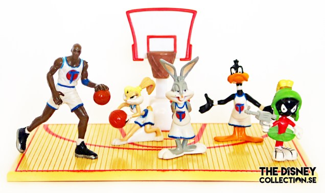 space-jam-Tune-squad-vs-monstars-full-court-gift-set